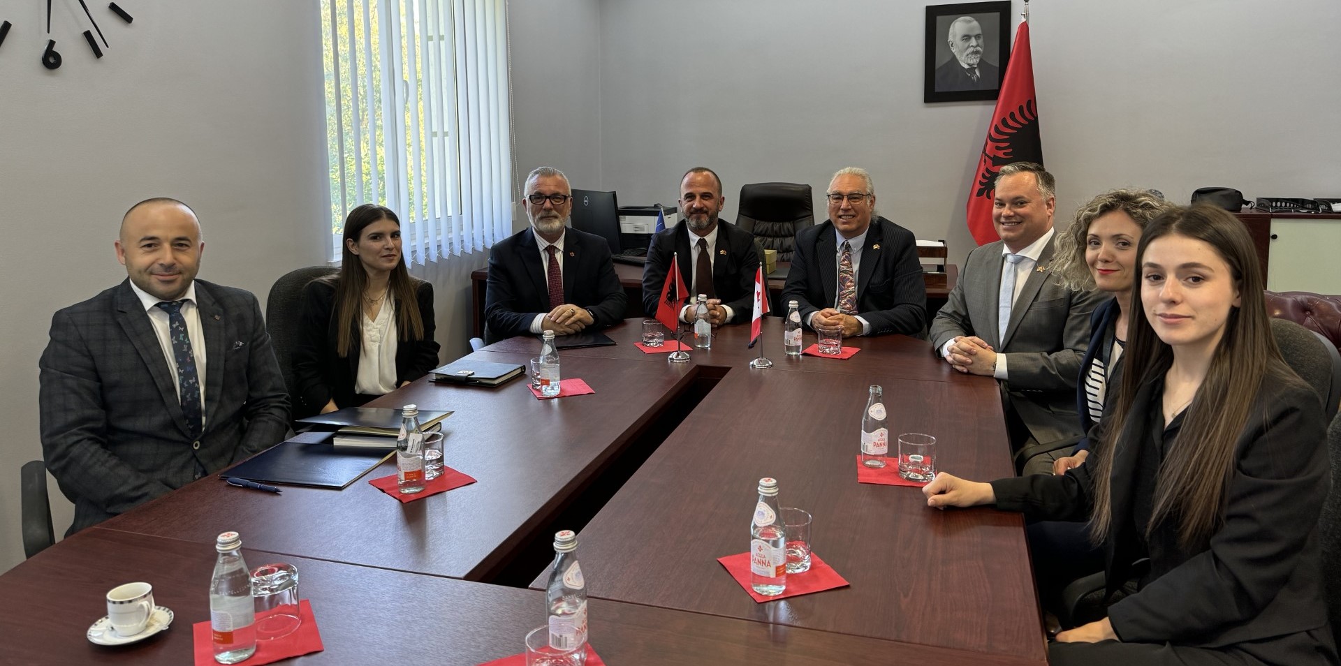 Nënshkruhet "Memorandumi i Mirëkuptimit Ndërmjet Autoritetit të Sigurisë Kombëtare të Republikës së Shqipërisë dhe Departamentit të Punëve Publike dhe Shërbimeve Qeveritare të Kanadasë"